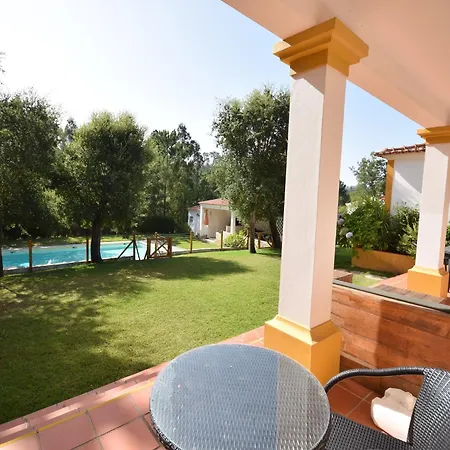 In Caldas Da Rainha With Pool, Cleaning Included